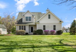 8 Crockett's Way, Stratham, NH 03885