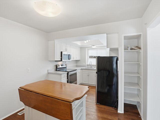 3184 Bolgos Circle, Ann Arbor, MI 48105