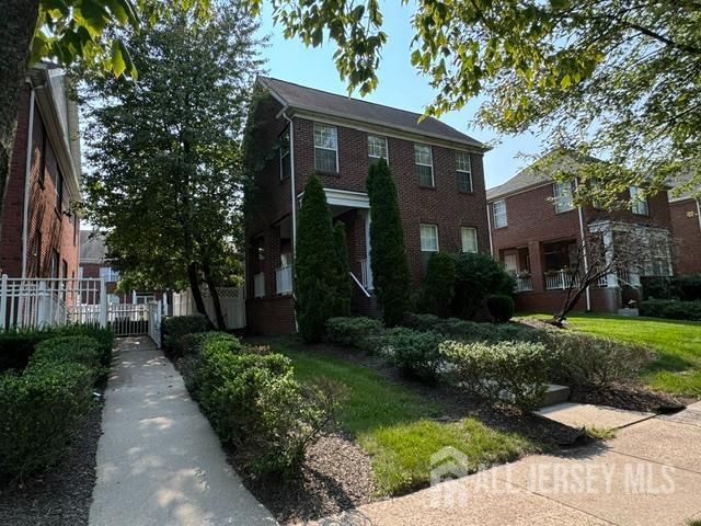 10 Park Square, Metuchen, NJ 08840
