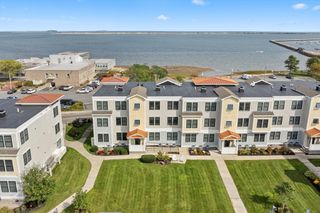 216 Water St 101B, Plymouth, MA 02360