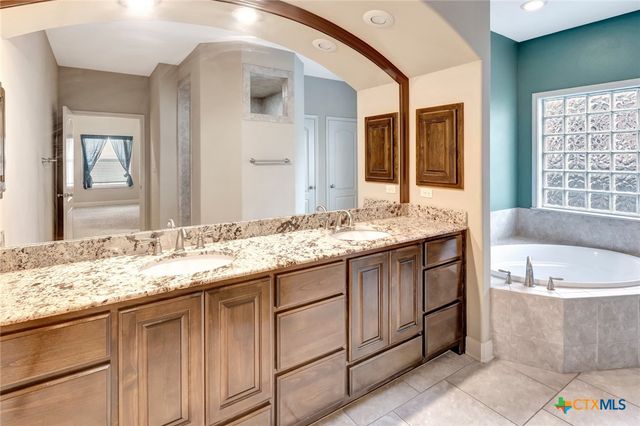 204 Auburn Hill, Victoria, TX 77904