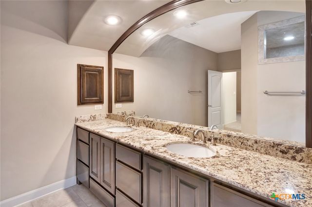 204 Auburn Hill, Victoria, TX 77904