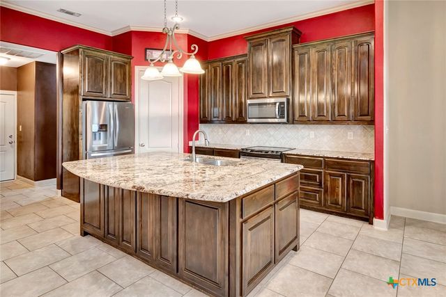 204 Auburn Hill, Victoria, TX 77904