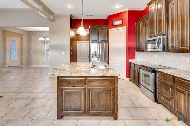 204 Auburn Hill, Victoria, TX 77904