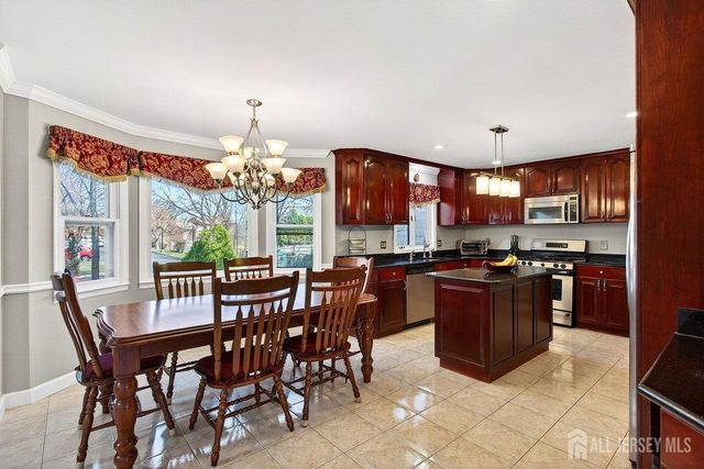 829 Cranbury Cross Road, North Brunswick, NJ 08902