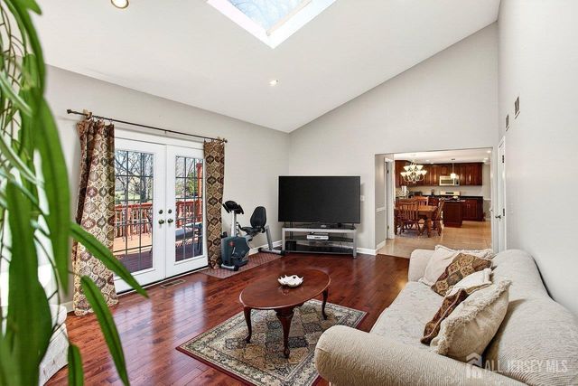 829 Cranbury Cross Road, North Brunswick, NJ 08902