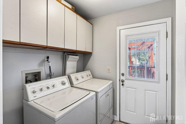 829 Cranbury Cross Road, North Brunswick, NJ 08902