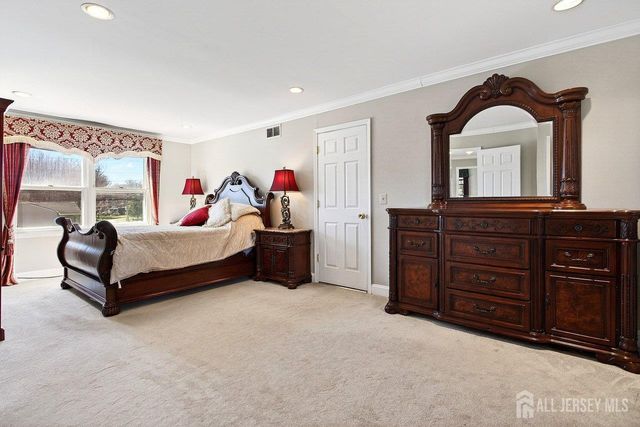 829 Cranbury Cross Road, North Brunswick, NJ 08902