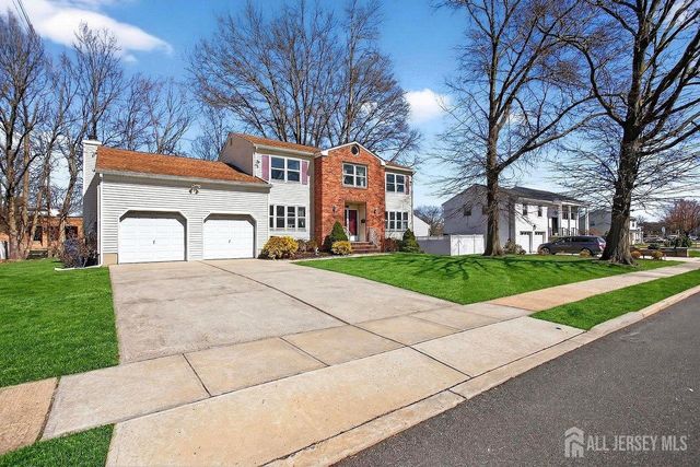 829 Cranbury Cross Road, North Brunswick, NJ 08902