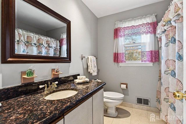 829 Cranbury Cross Road, North Brunswick, NJ 08902