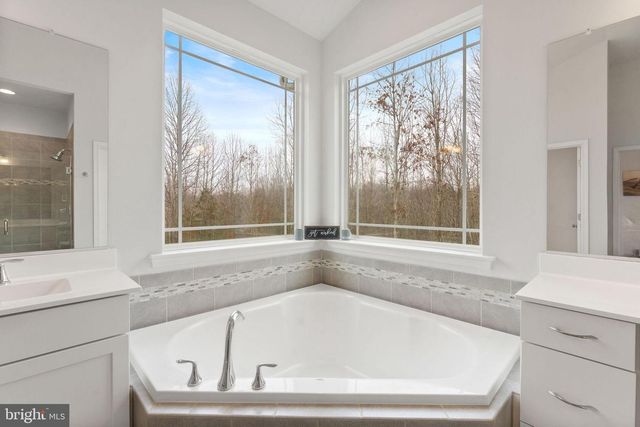 118 LOYD DR, Fredericksburg, VA 22406