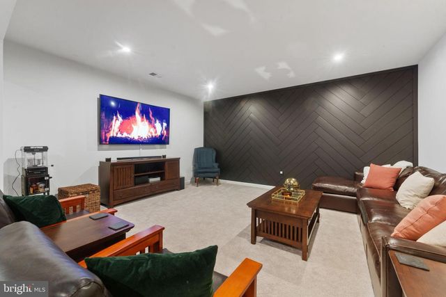 118 LOYD DR, Fredericksburg, VA 22406