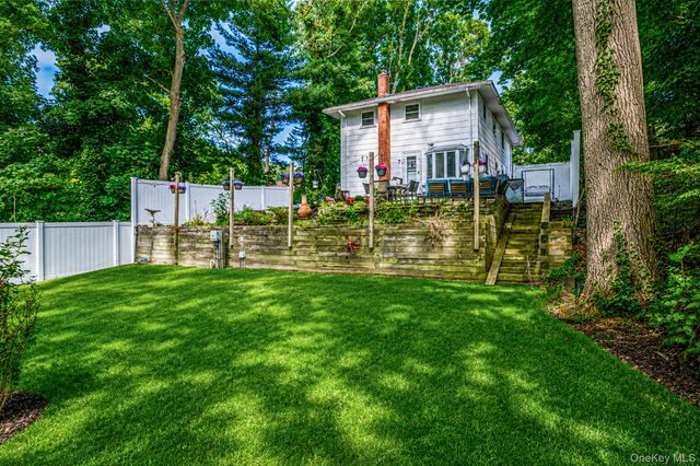 82 Sheppard Lane, Nesconset, NY 11767