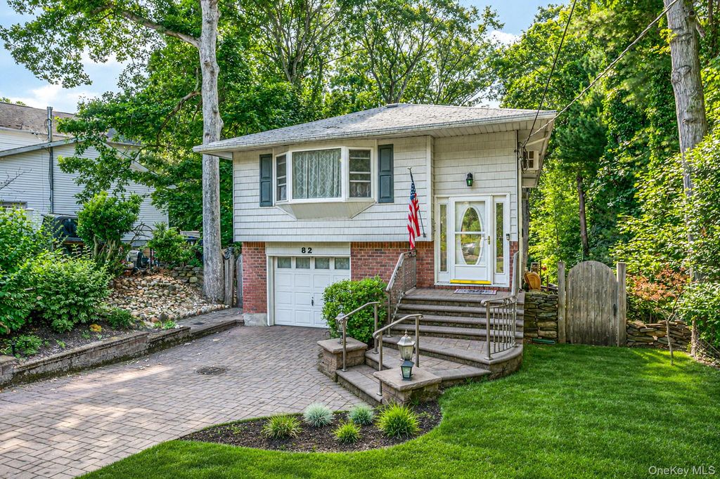 82 Sheppard Lane, Nesconset, NY 11767