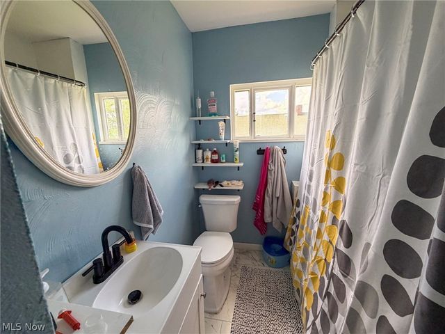 329 Summit Avenue, Steubenville, OH 43952