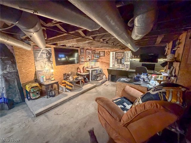 329 Summit Avenue, Steubenville, OH 43952