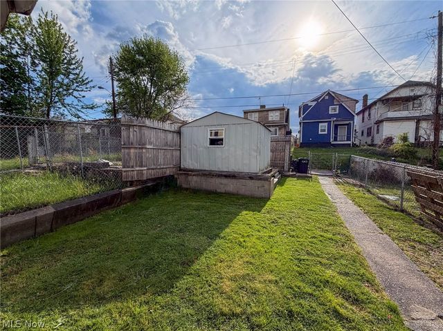 329 Summit Avenue, Steubenville, OH 43952
