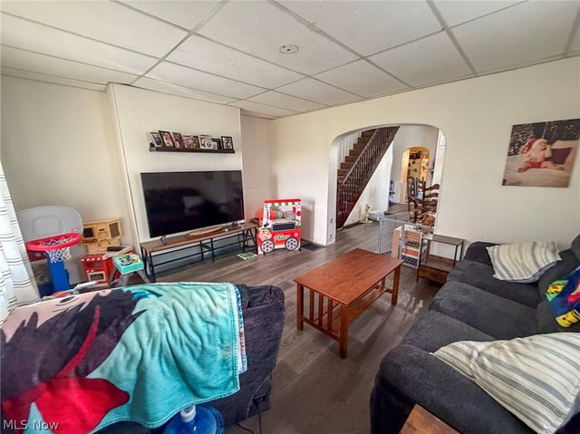 329 Summit Avenue, Steubenville, OH 43952