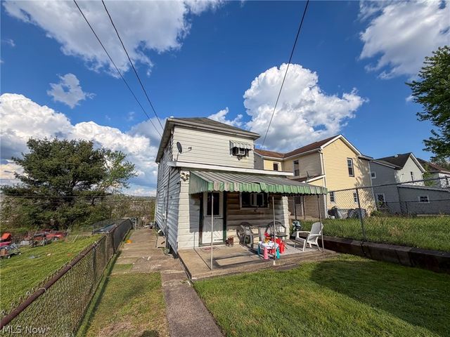 329 Summit Avenue, Steubenville, OH 43952