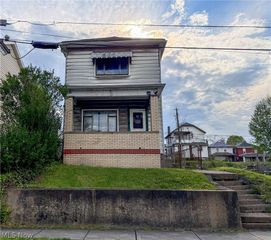 329 Summit Avenue, Steubenville, OH 43952