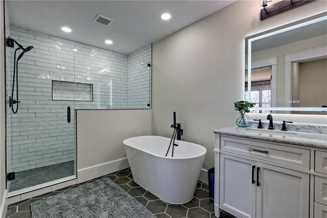 456 Barnyard Lane, Clayton, GA 30525