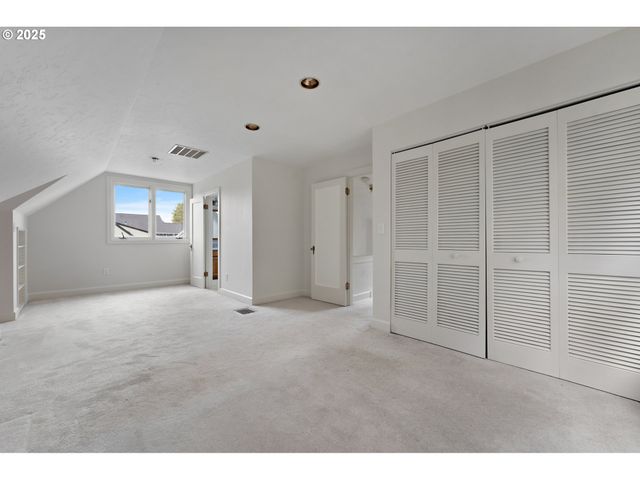 2933 Se FRANKLIN St, Portland, OR 97202