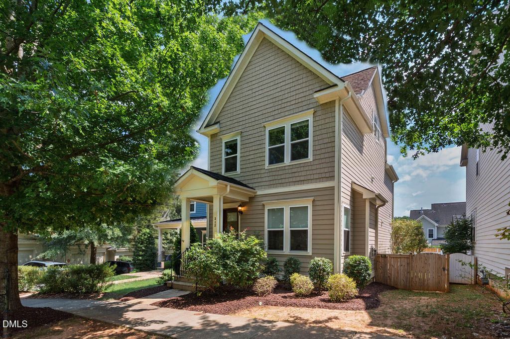 312 Della Street, Chapel Hill, NC 27516
