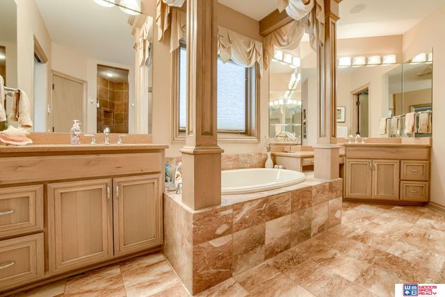 7321 S 96th Court, Lincoln, NE 68526