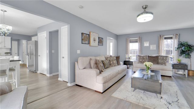 340 Creighton Lane, Greece, NY 14612