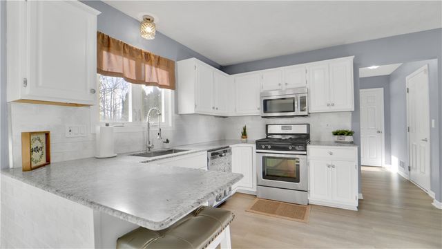 340 Creighton Lane, Greece, NY 14612