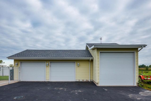 30126 Ketterhagen ROAD, Burlington, WI 53105