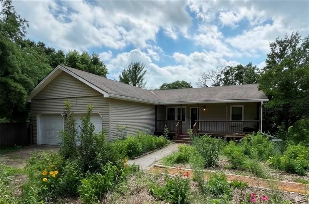 14226 NW County 14001 Road, Drexel, MO 64742