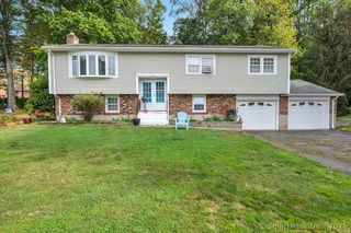 77 Oxbow Lane, West Haven, CT 06516