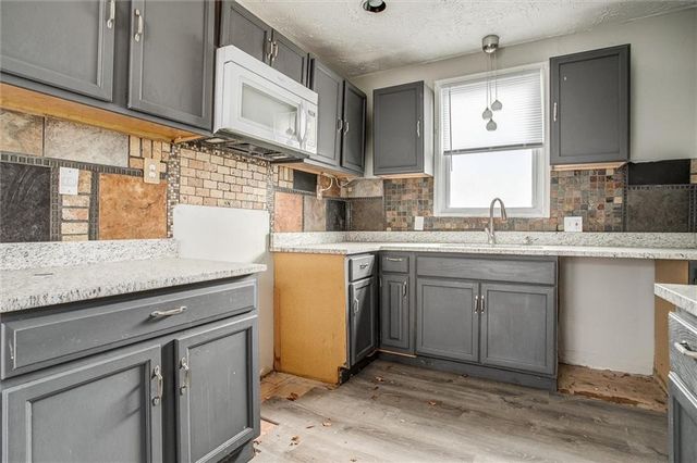 8506 Highland Avenue, Kansas City, MO 64131