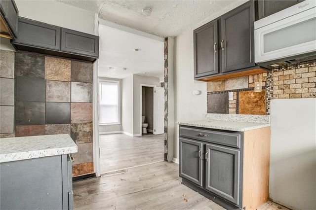 8506 Highland Avenue, Kansas City, MO 64131