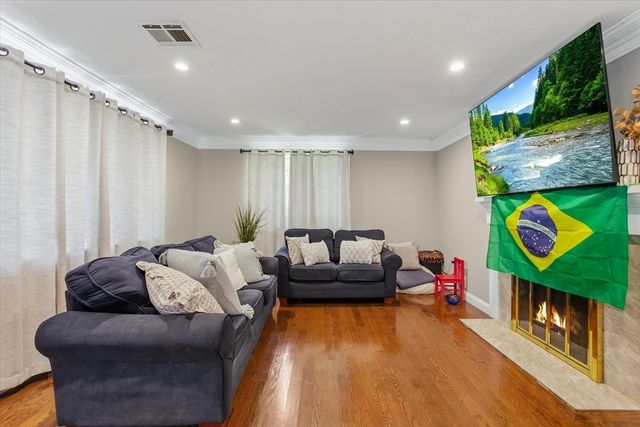 60 Brewer Street, Northborough, MA 01532
