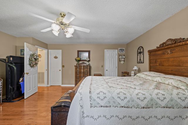 477 Middle View Drive, Ringgold, GA 30736