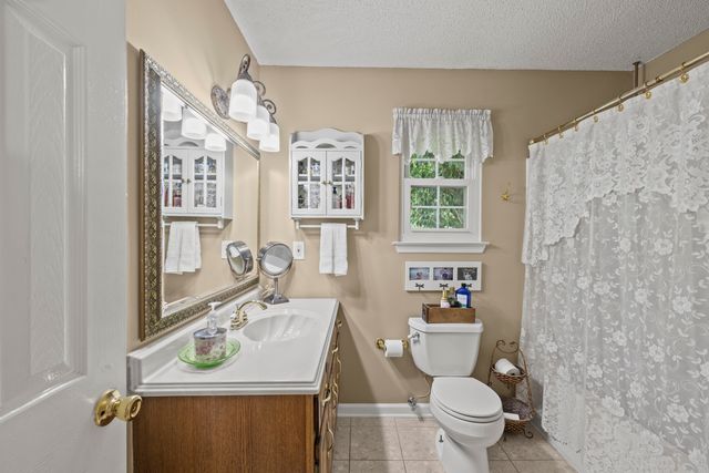 477 Middle View Drive, Ringgold, GA 30736