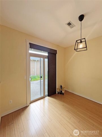 18542 97th Ave Court E, Puyallup, WA 98375