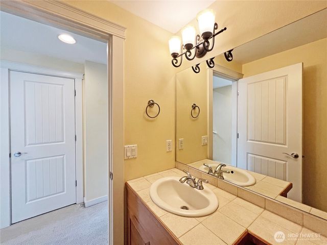 18542 97th Ave Court E, Puyallup, WA 98375
