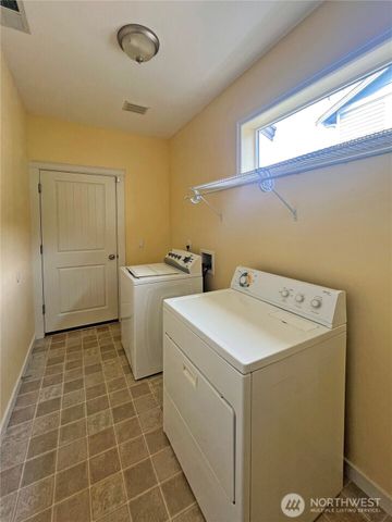 18542 97th Ave Court E, Puyallup, WA 98375