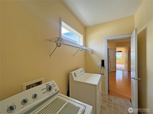 18542 97th Ave Court E, Puyallup, WA 98375