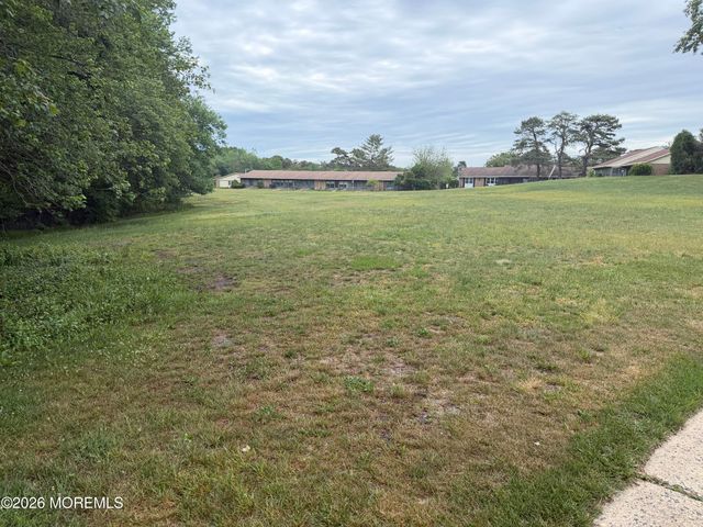 16C Yorkshire Court, Manchester, NJ 08759