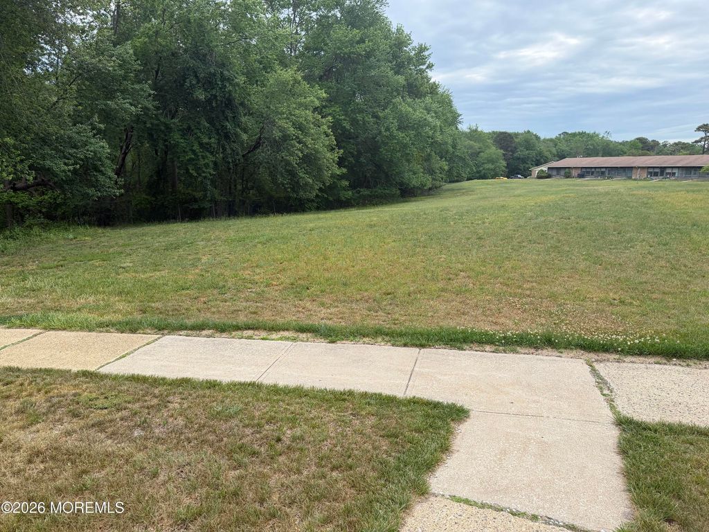 16C Yorkshire Court, Manchester, NJ 08759