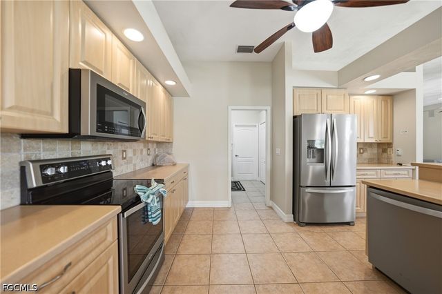 1511 NW 29th PL, Cape Coral, FL 33993