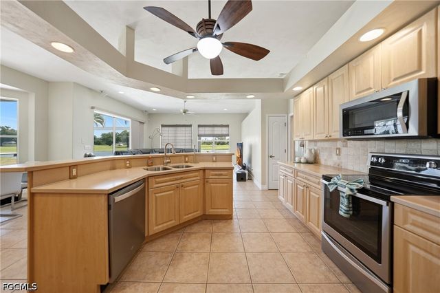 1511 NW 29th PL, Cape Coral, FL 33993