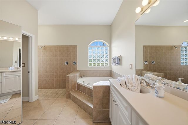 1511 NW 29th PL, Cape Coral, FL 33993