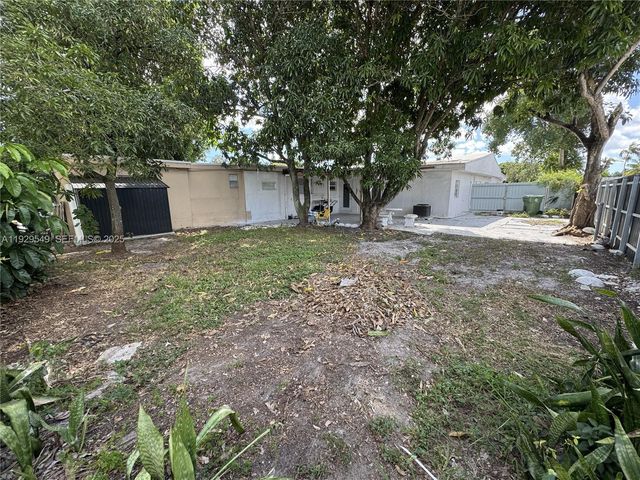 343 W 42nd St A, Hialeah, FL 33012