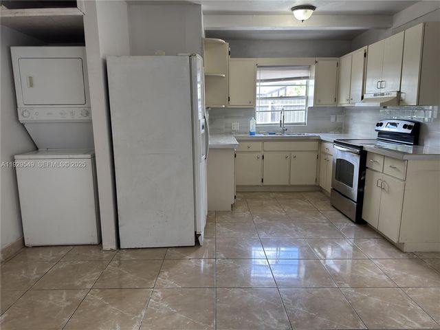 343 W 42nd St A, Hialeah, FL 33012