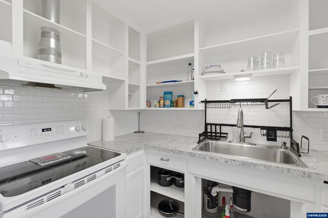 910 Ermine St SE, Albany, OR 97322